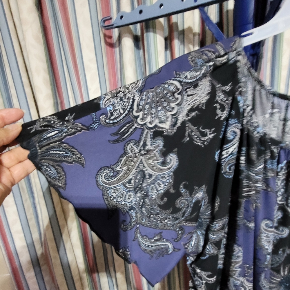 (3054) Cocomo, Women's, Size 1X, Purple/Black/Blue  floral design, Top, Blouse - Picture 3 of 7
